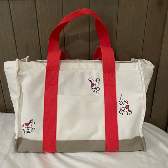 Hermès Adada Diaper Bag with horse print throughout, dual exterior pockets - Picture 3 of 6